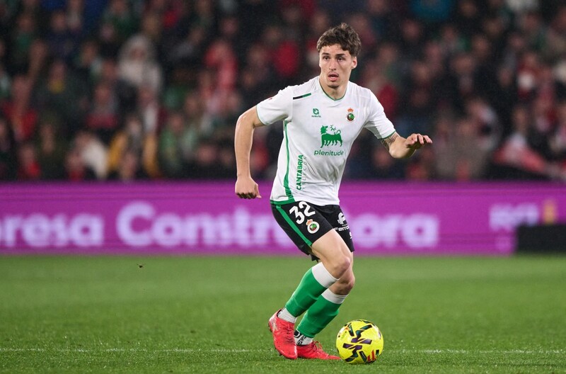 Racing Santander vs Elche - Người quen gặp mặt