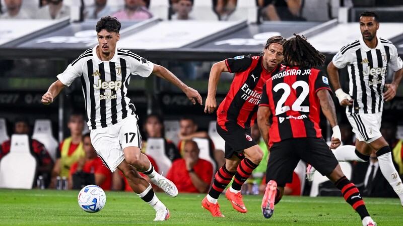 Juventus vs AC Milan - Derby nước Ý căng thẳng