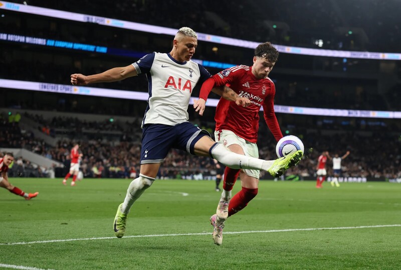 Nottingham vs Tottenham - Cơn khủng hoảng của Roberto de Zerbi