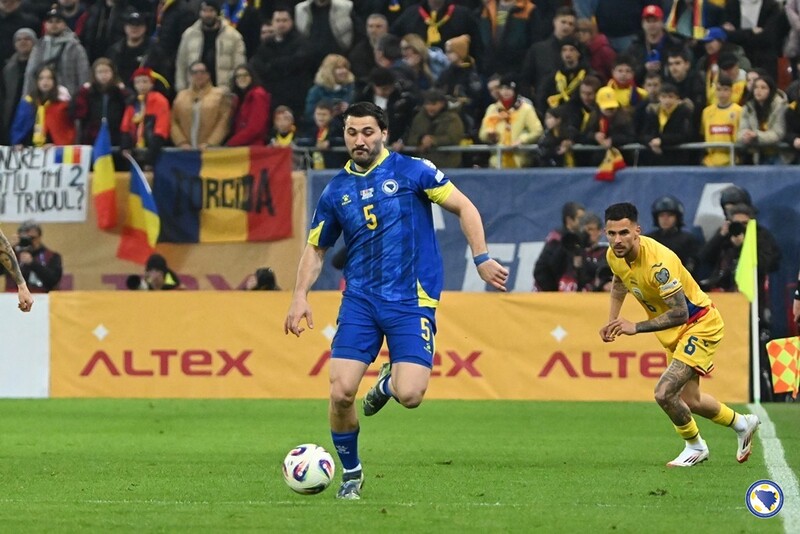Romania vs Bosnia - Tận dụng thời cơ