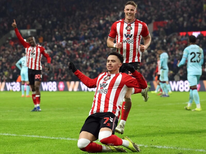 Sunderland vs AZ Alkammar - Quyết tâm cao độ